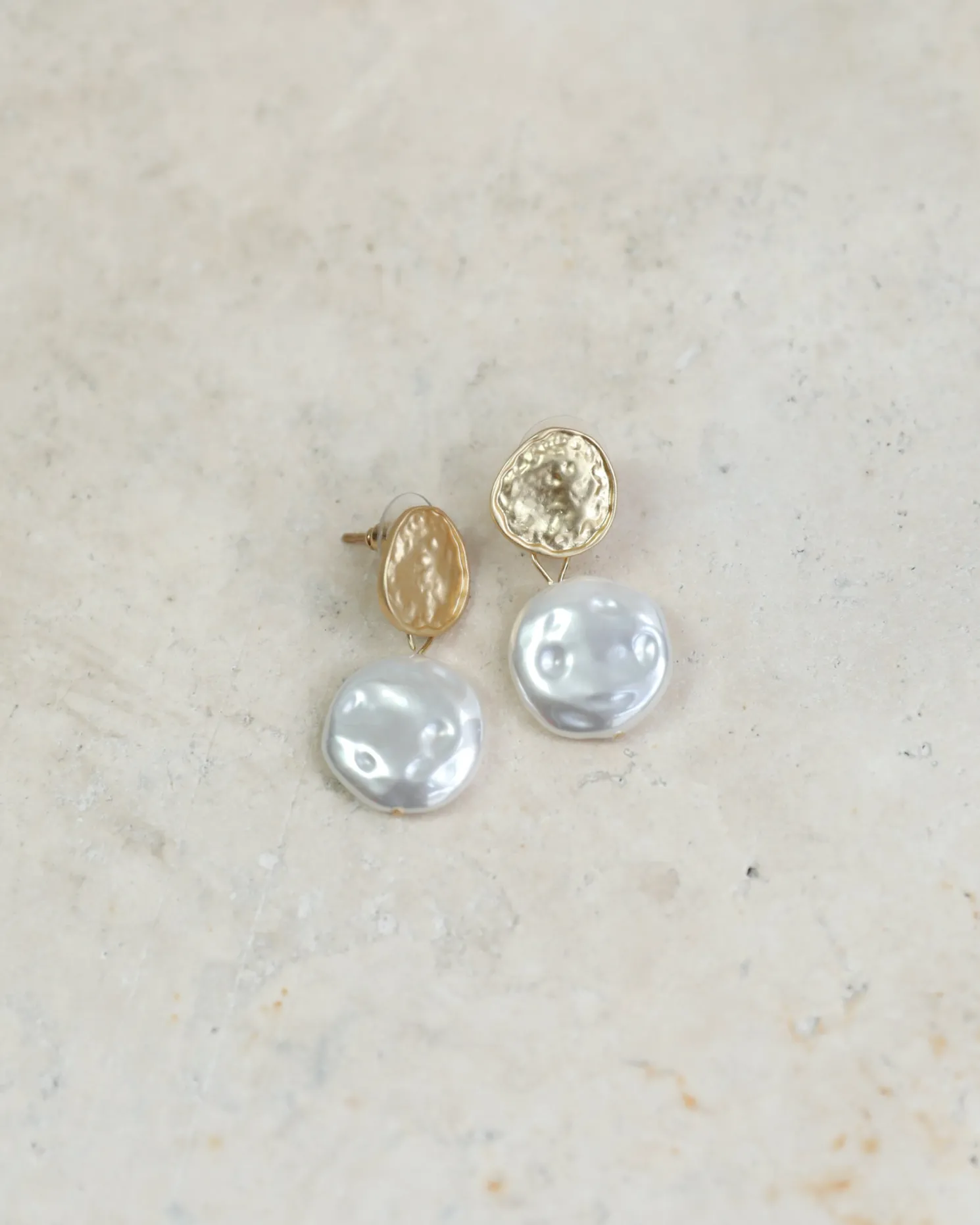 Stevia Disc Shell Earrings - Gold Multi